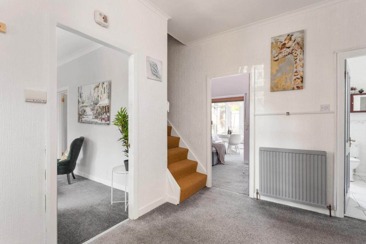 Vakantiehuis Lovely 3bed House-private Parking *