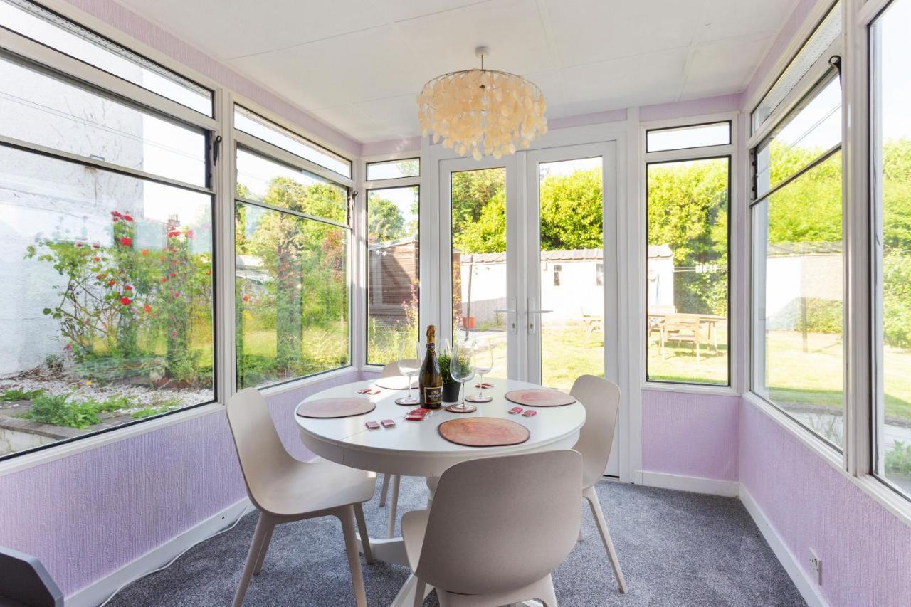 Lovely 3bed House-private Parking Vakantiehuis Edinburgh